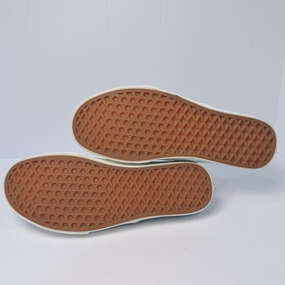 Vans Unisex Winter Sky Shoes | White & Blue - Picture 7 of 9